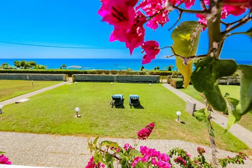 Mira Mare Beachfront Villa Nea Skioni