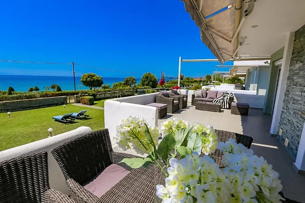 Mira Mare Beachfront Villa Nea Skioni Holiday home