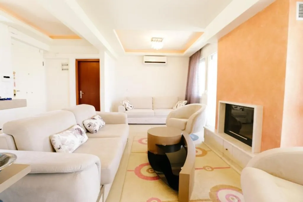 Mira Mare Beachfront Villa Nea Skioni