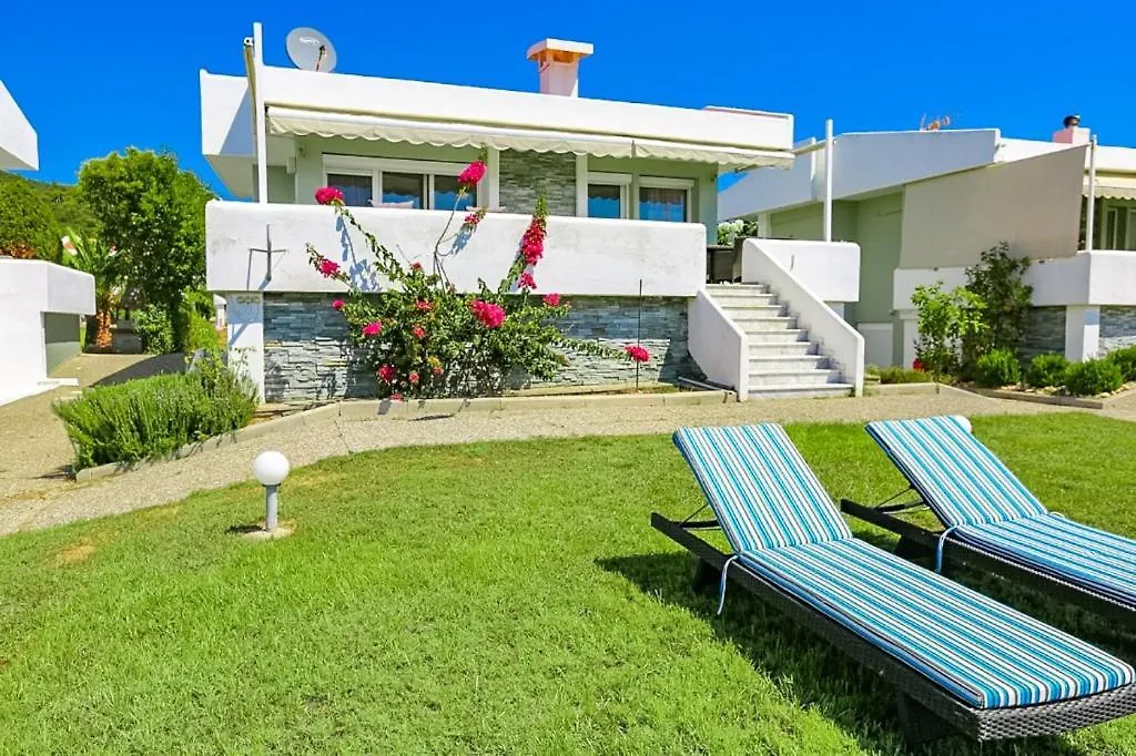 Mira Mare Beachfront Villa Nea Skioni