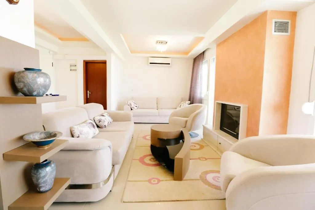 Mira Mare Beachfront Villa Nea Skioni