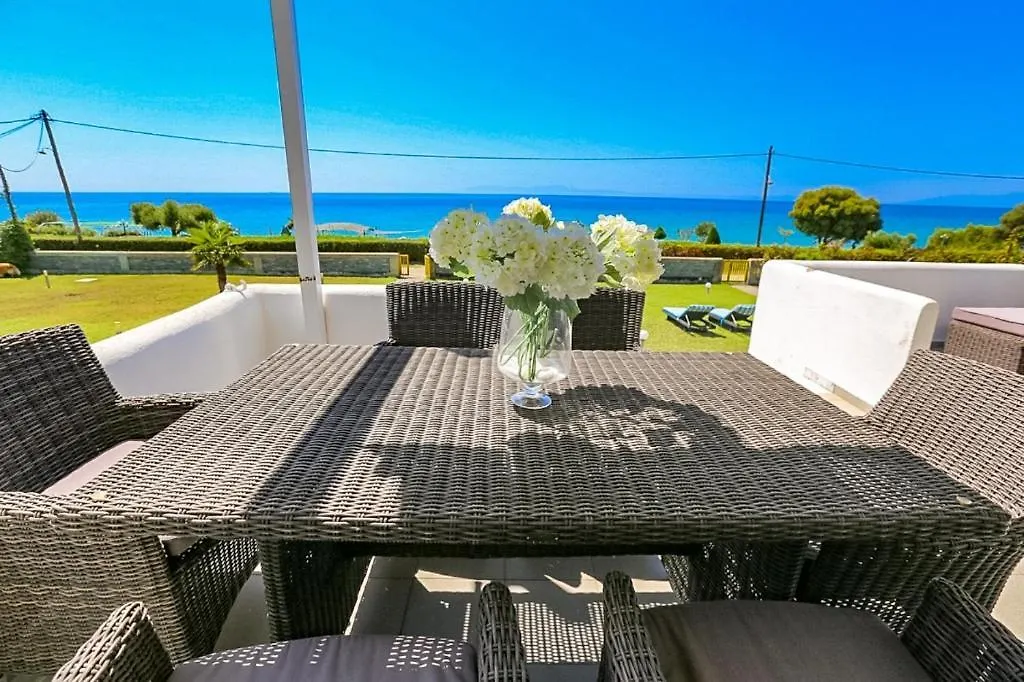 Mira Mare Beachfront Villa Nea Skioni Holiday home
