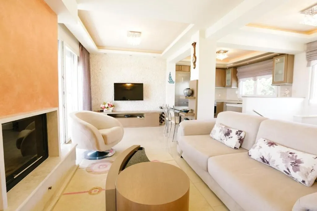 Mira Mare Beachfront Villa Nea Skioni Holiday home