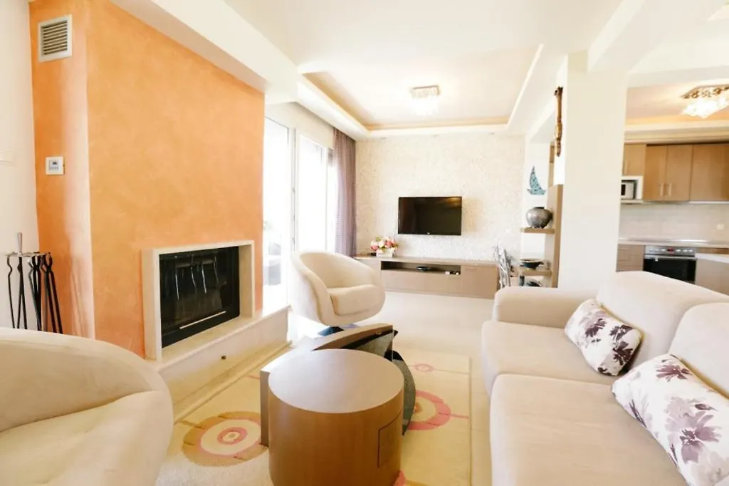 Mira Mare Beachfront Villa Νέα Σκιώνη Σπίτι διακοπών